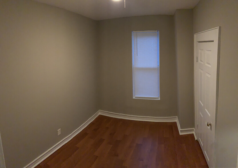 Bedroom - 357 College Ave