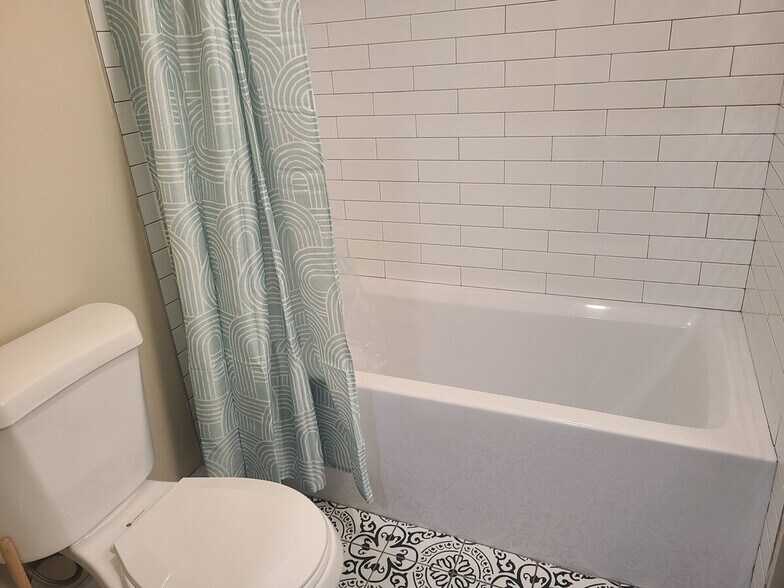 Building Photo - 20 Hawkes St