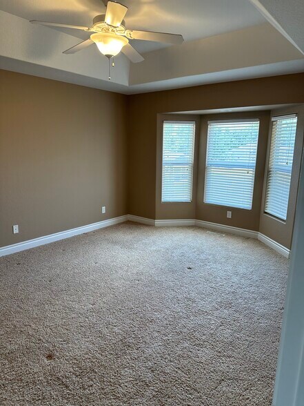 Building Photo - 5214 Big Ship