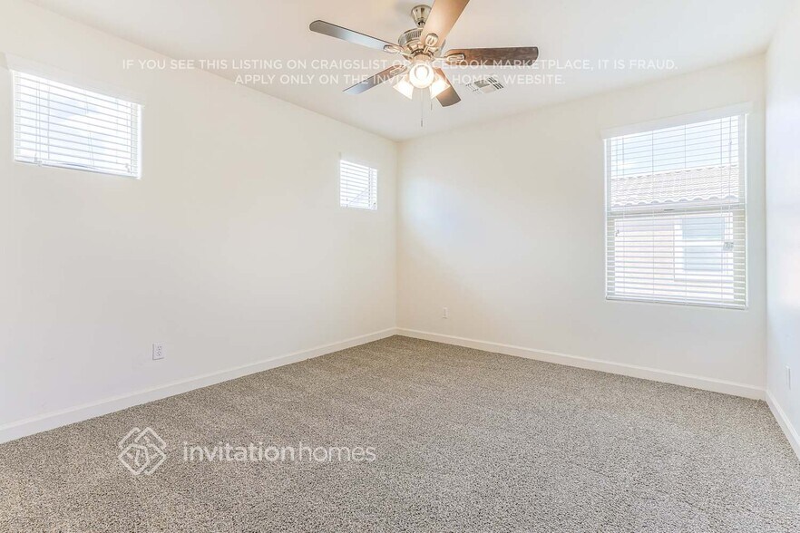 Building Photo - 1375 S Moccasin Trail