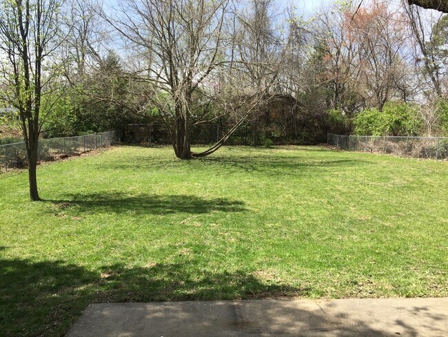 Building Photo - Lovely 3bed House off West Boulevard!!