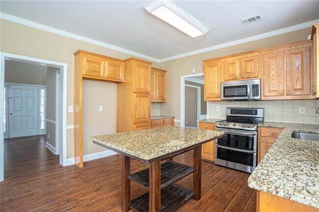 Building Photo - 1098 Fountain Lakes Ct