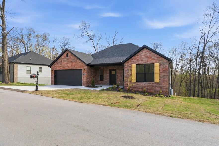 Building Photo - 98 Selkirk Dr