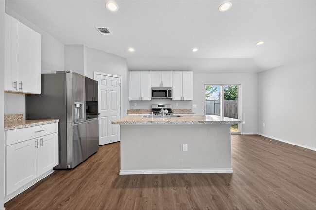 Building Photo - 15171 Willow Tree Ln