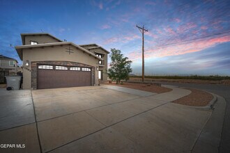 Building Photo - 11393 Bullseye St