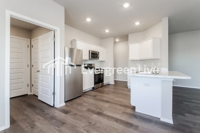 Building Photo - 2101 S Lakin Ln