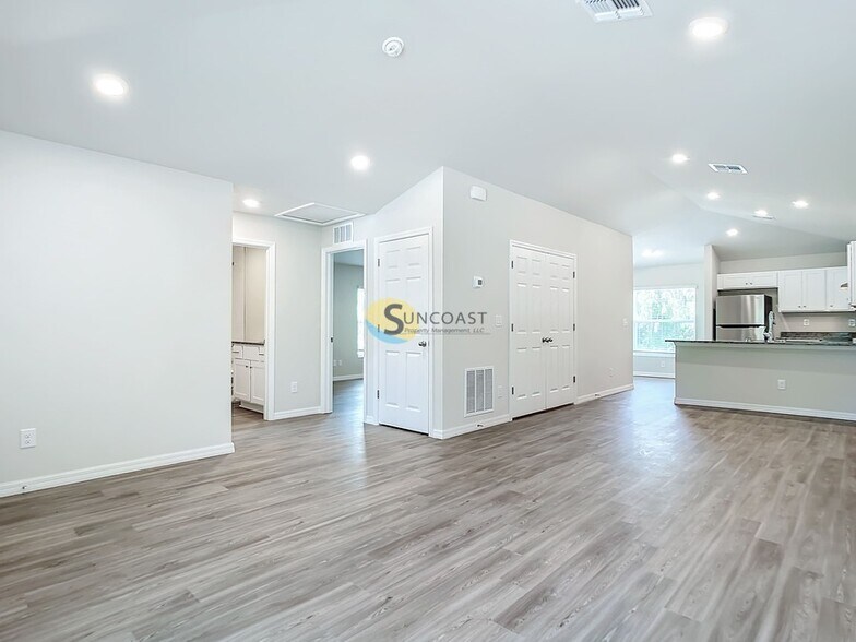 Building Photo - 9513 Ace Rd