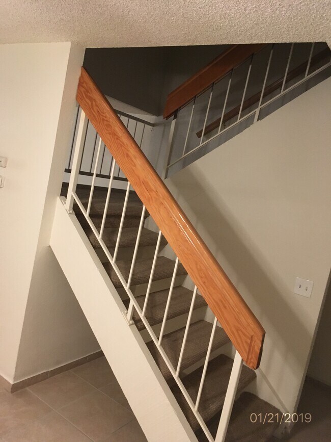 Building Photo - 55889 Santa Fe Trl