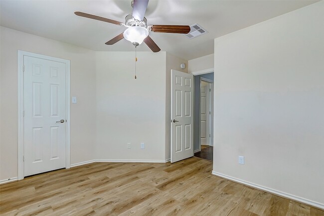 Building Photo - 6451 Calgary Woods Ln