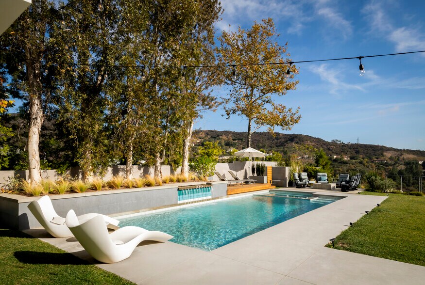 Building Photo - 2344 Banyan Dr