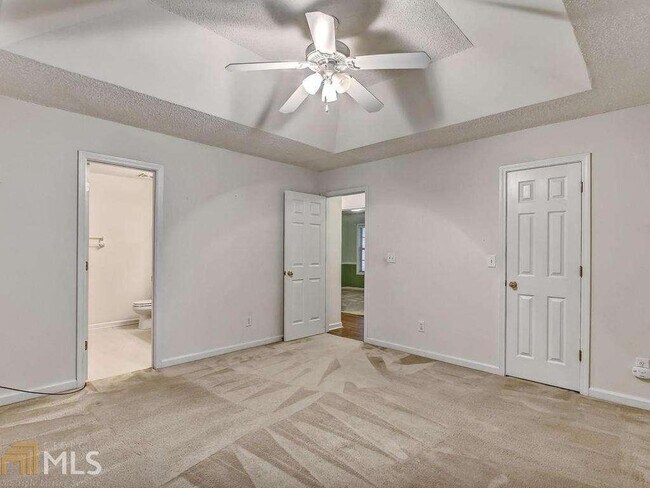 Building Photo - 2804 James Henry Dr