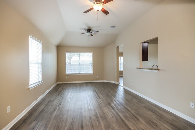 Building Photo - 308 Broken Pine Ct