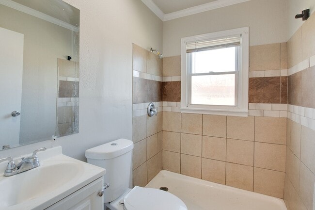 Building Photo - 1715 Chester St NW