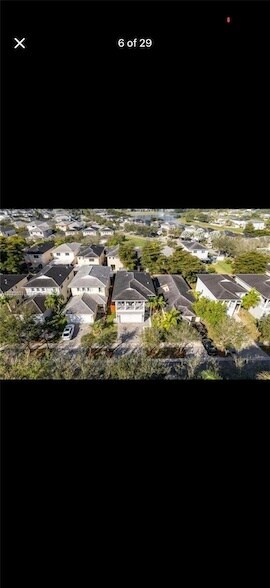 Building Photo - 220 SE 32nd Terrace