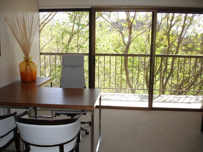 Building Photo - 500 N St