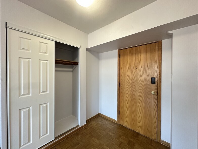 Building Photo - 4180 N Marine Dr