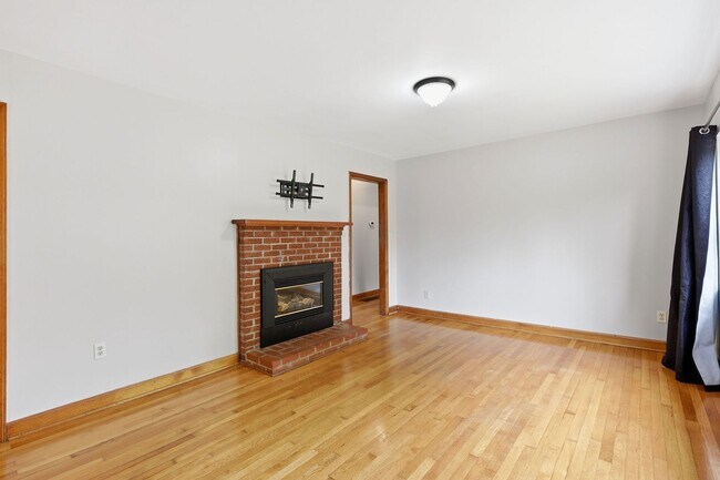 Building Photo - Charming home in Swannanoa, NC