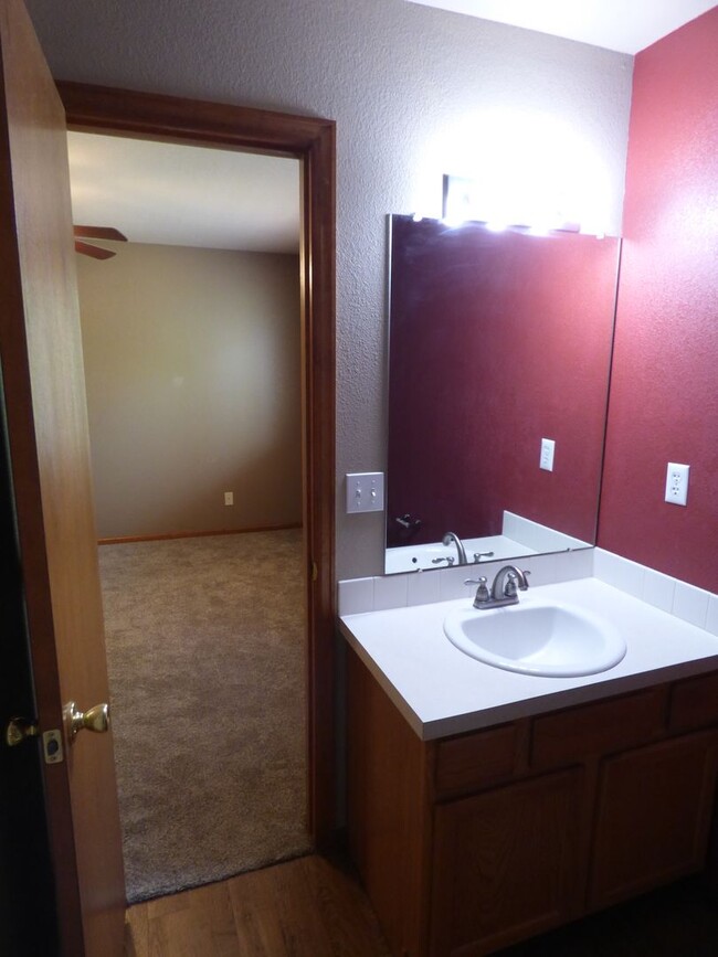 Building Photo - 3 Bedroom home in Loveland