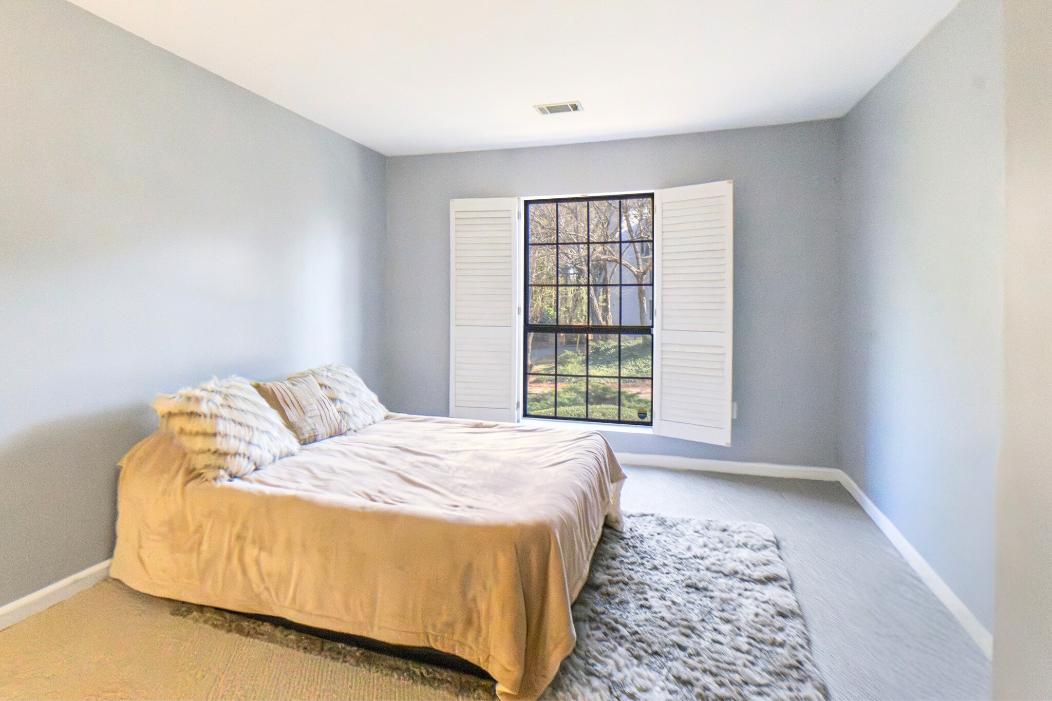 Building Photo - 3104 Pine Heights Dr NE