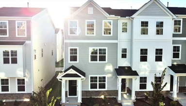 Building Photo - 4009 Silver Oak Ln