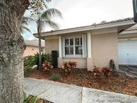 Building Photo - 328 W Coral Trace Cir