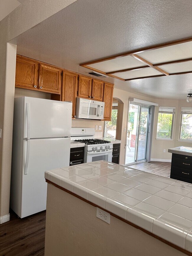 Building Photo - 5904 Alimar Dr