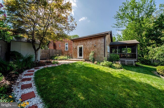 Building Photo - 628 Tazewell Rd NW