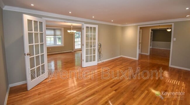 Building Photo - 5 Cedar Woods Dr