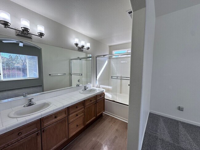 Building Photo - 7821 Cadiz Ct