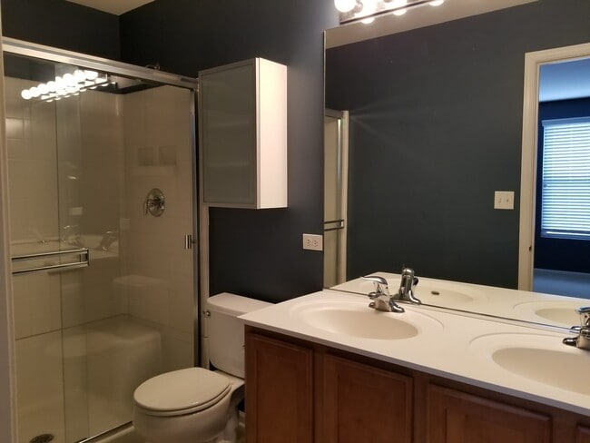 Building Photo - 2444 Emily Ln