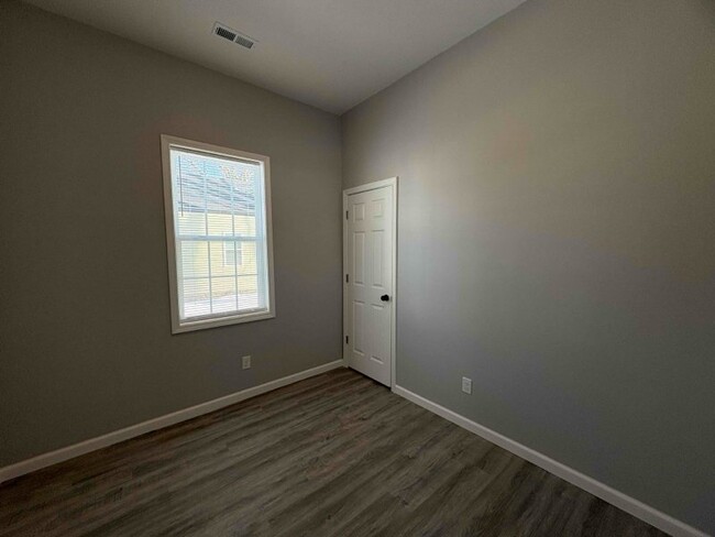 Building Photo - Two Bedroom | Completely Updated