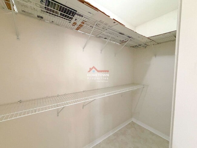 Building Photo - 1490 Chalet Pl