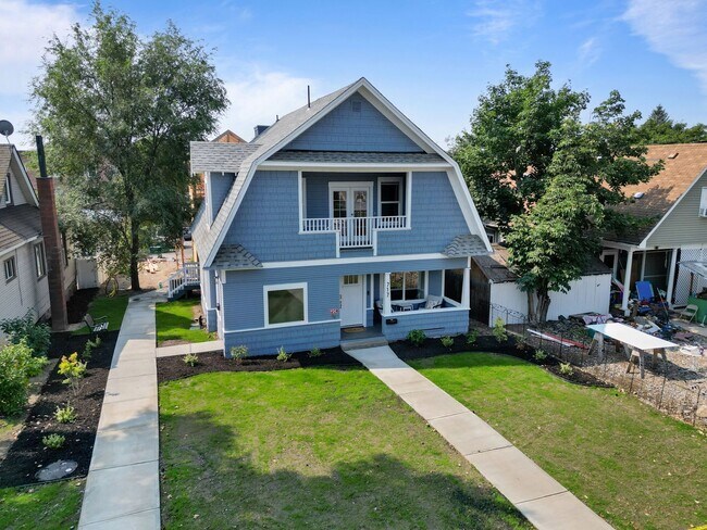 Building Photo - 717 W Spofford Ave