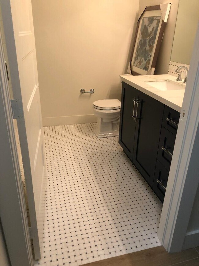 Building Photo - 9905 Baywinds Blvd