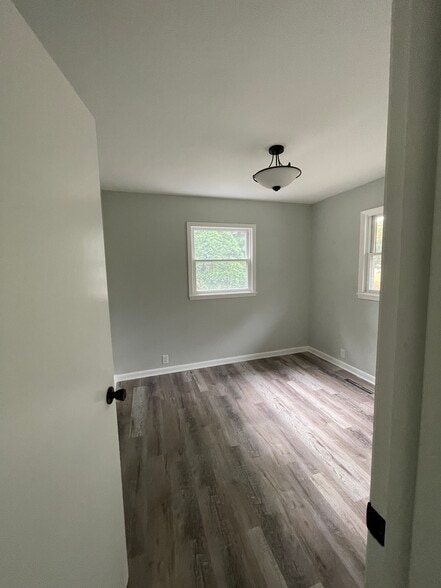 Building Photo - 532 Capitol Dr