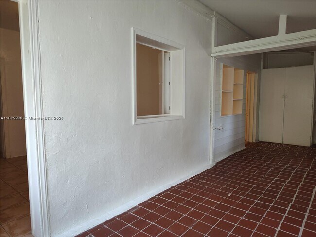 Building Photo - 11342 Peachtree Dr