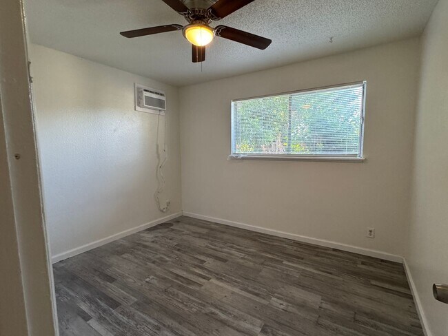 Building Photo - 309 Cordova Ln