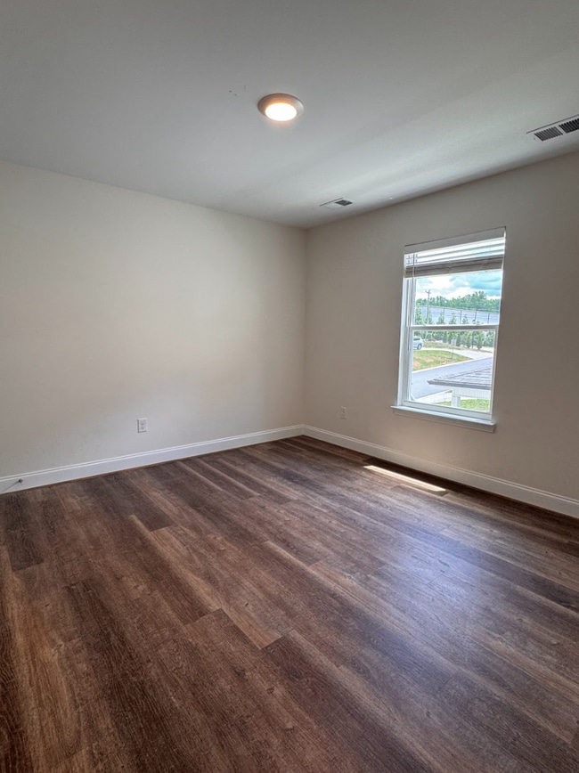 Building Photo - TRAVELERS REST RENTAL ALERT!