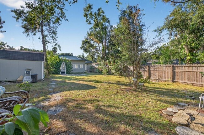 Building Photo - 5911 N Highland Ave