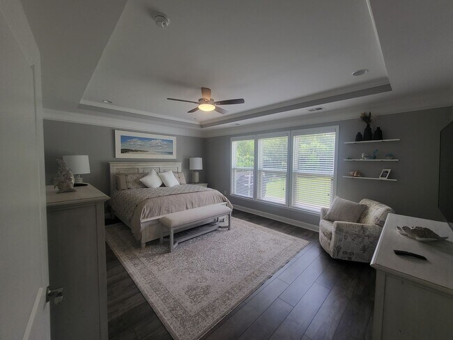 Building Photo - REDUCED!  5 bedroom/4 bath house in Berkshire Forest