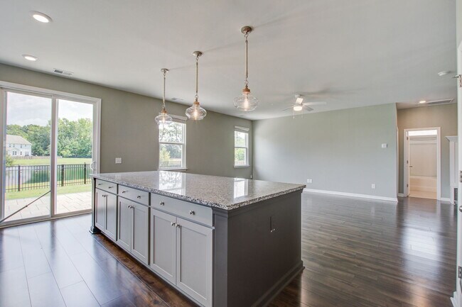 Building Photo - 2732 Harmony Lake Dr