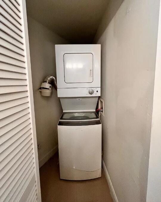 Building Photo - 950 Lake Wyman Rd