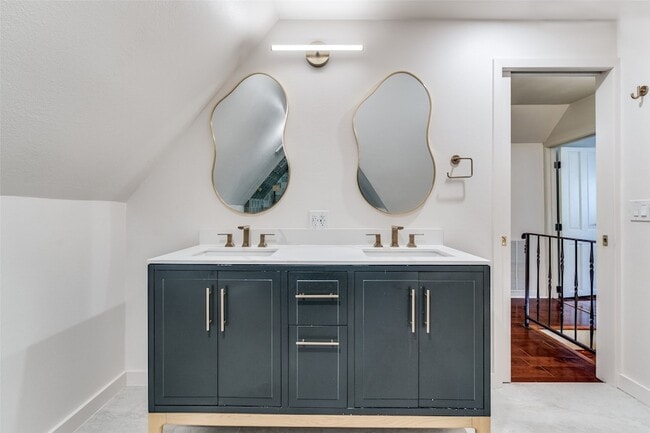 Building Photo - 3331 Urban Ave