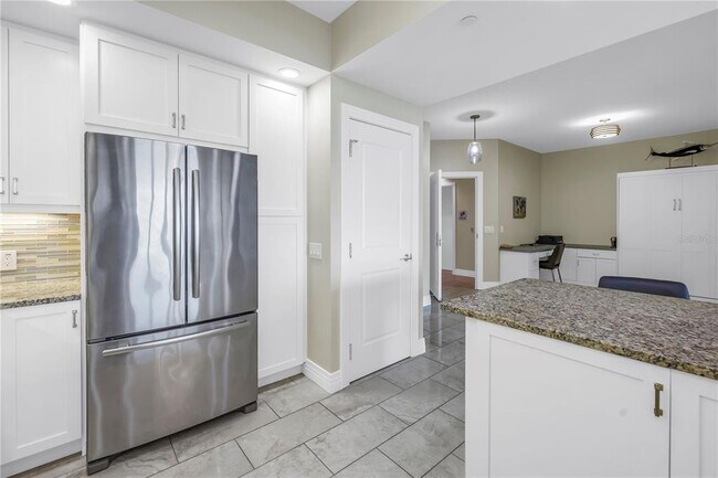 Building Photo - 1325 Snell Isle Blvd NE