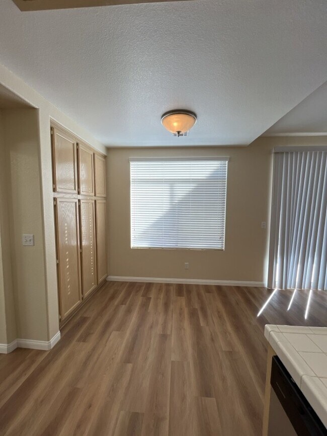 Building Photo - Encounter the ultimate luxury living experience with this 4-bedroom, 2197 sq ft house