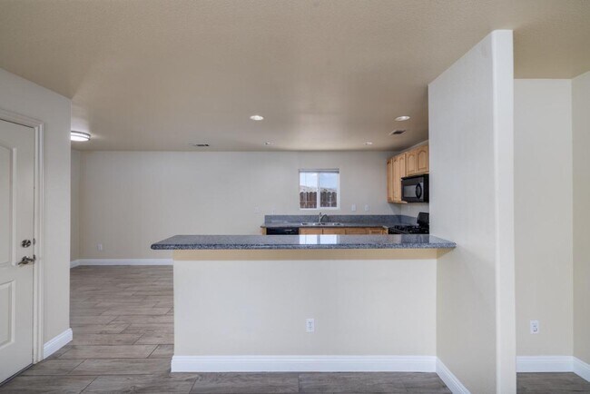Building Photo - 16201 Viho Rd