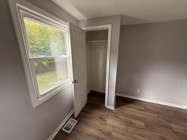 Building Photo - 3526-28 East 9th Avenue