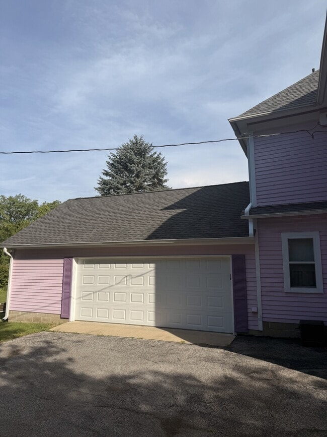 Building Photo - 1819 Northwestern Ave