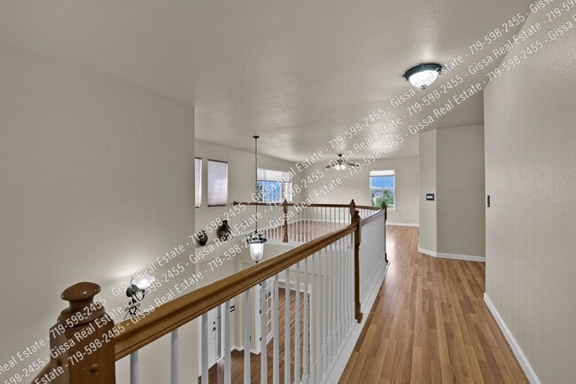 Building Photo - This beautiful 4 bedroom, 3 1/2 bathroom, ...