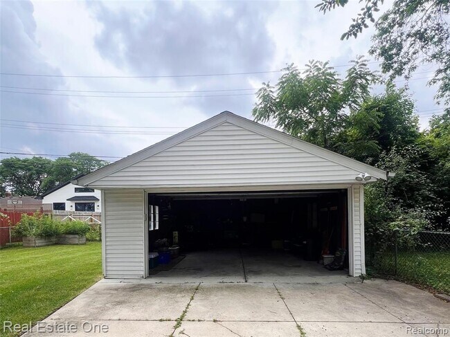 Building Photo - 4217 Crooks Rd